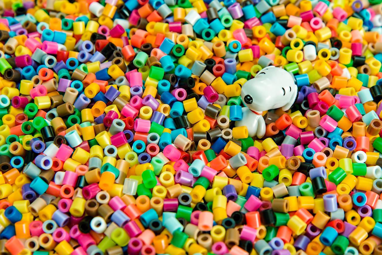 colorful, beads, snoopy-1934436.jpg