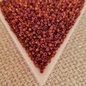 Delica 11/0, Metallic Rhubarb Luster DB1016, 5gms