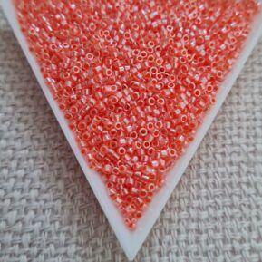 Delica 11/0, Lined Crystal Salmon Luster DB0235, 5gms