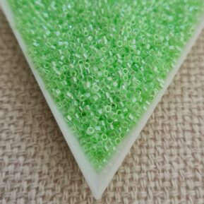Delica 11/0, Lined Crystal Light Green Luster DB0237, 5gms