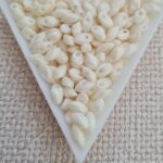 Long Magatama 4x7mm, Cream Ceylon, col. LMA0421, 5gms