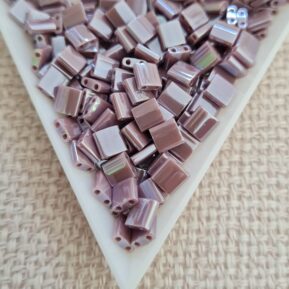 Tila 5x5mm, Opaque Mauve Luster, col TL0437, 5gms
