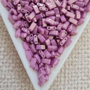 Half tila 5x2.3x1.9mm, Opaque Dark Orchid Luster, col.HTL1867, 5gms