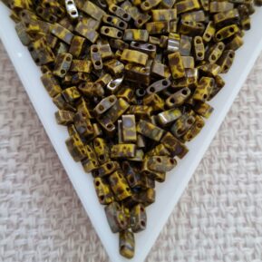 Half tila 5x2.3x1.9mm, Picasso Opaque Yellow, col. HTL4519, 5gms