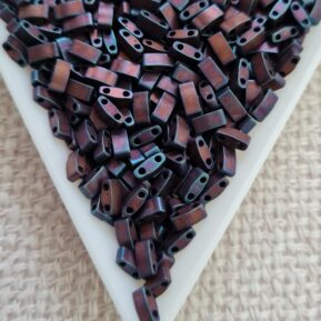 Half tila 5x2.3x1.9mm, Matte Metallic Dark Raspberry Iris, col. HTl2005, 5gms
