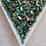 Half tila 5x2.3x1.9mm, Matte Metallic Green Iris, col. HTL2008, 5gms