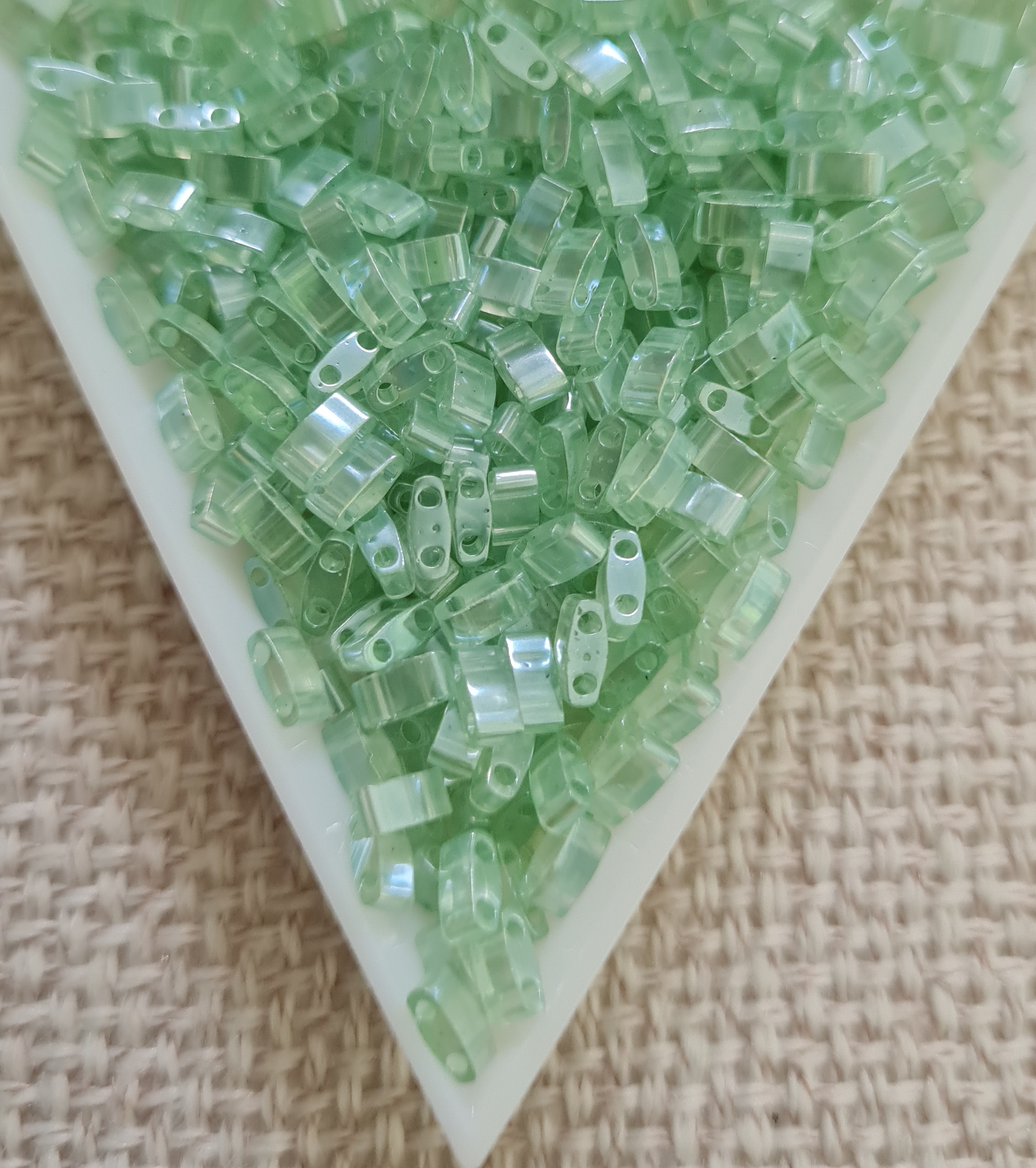 Half tila 5x2.3x1.9mm, Sea Foam Luster, col. HTL0370, 5gms