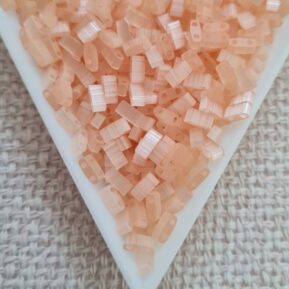 Half tila 5x2.3x1.9mm, Silk Pale Light Coral, col. HTL2555, 5gms