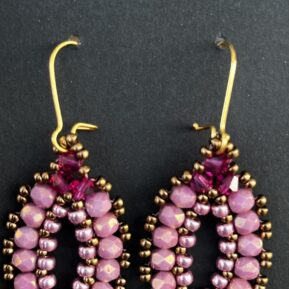 Beaded earring with fire polish beads, pink and fushia